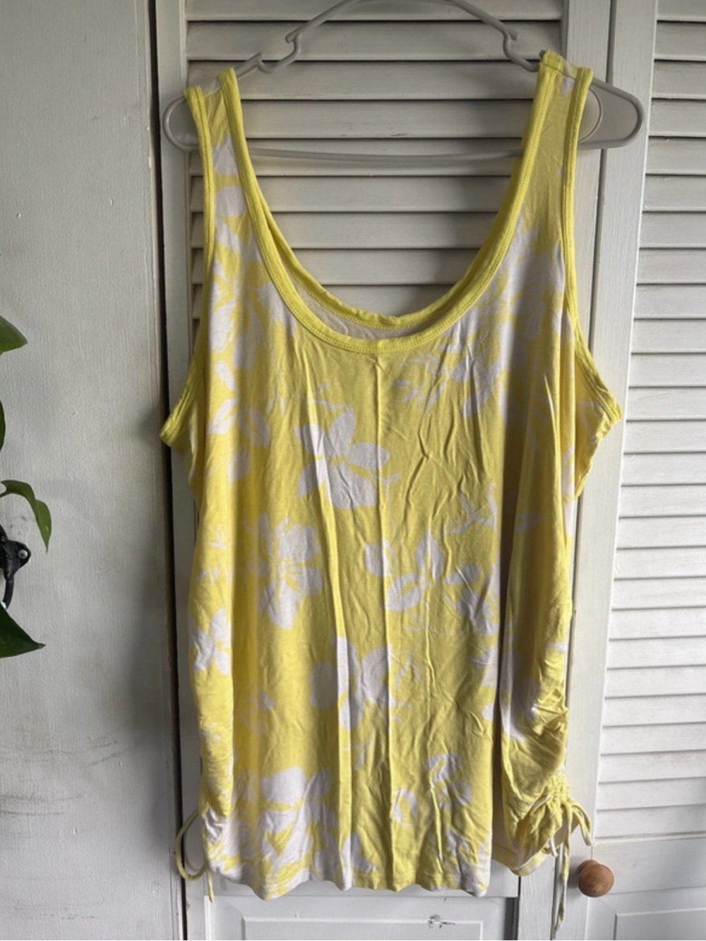 torrid Yellow and White Floral Scoop Neck Tank
